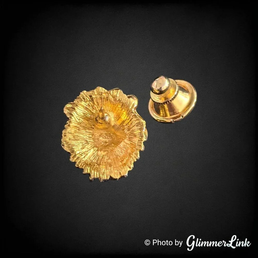 Vintage Unsigned Gold Tone Lion Head Lapel Pin / Tie Tack